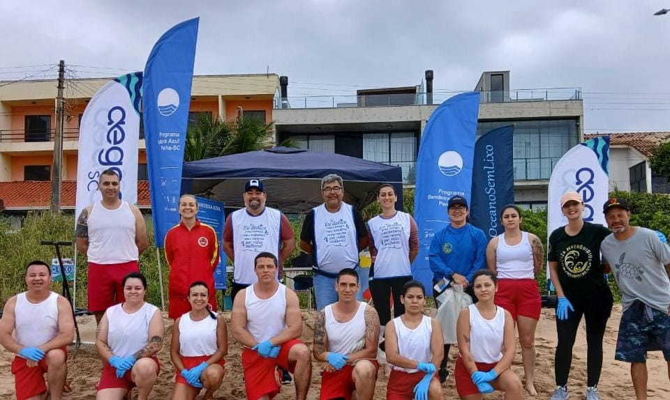 Penha realiza mutirão de limpeza na Praia Grande e fortalece compromisso com a sustentabilidade