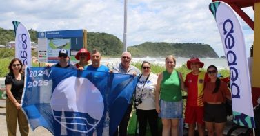 Penha hasteia Bandeira Azul em Três praias e celebra reconhecimento internacional